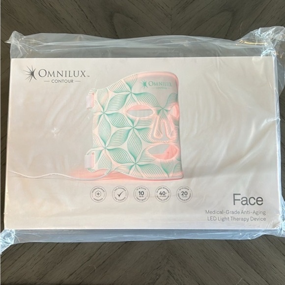 Omnilux Contour Face- Red Light Therapy Mask - Picture 1 of 3